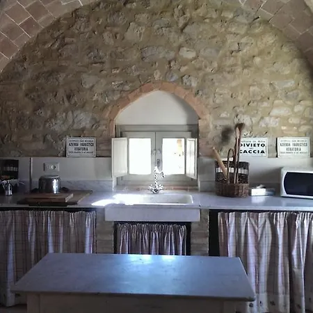 Le Capanne Country Relais & * Volterra